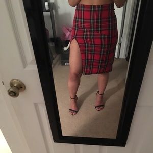 High slit pencil skirt